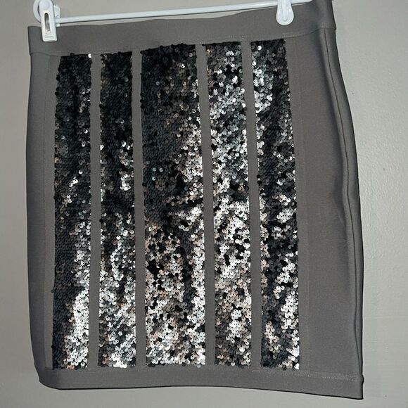 Venus Gray Skirt With Sequins Size 14 New Without Tags - Picture 3 of 6